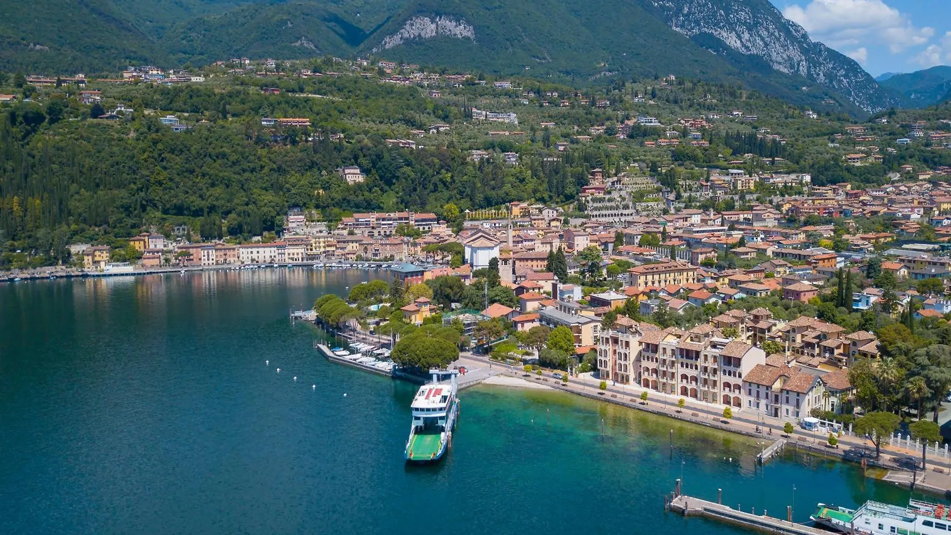 Residenza Faust-Historical Center Salo - Happy Rentals Italy