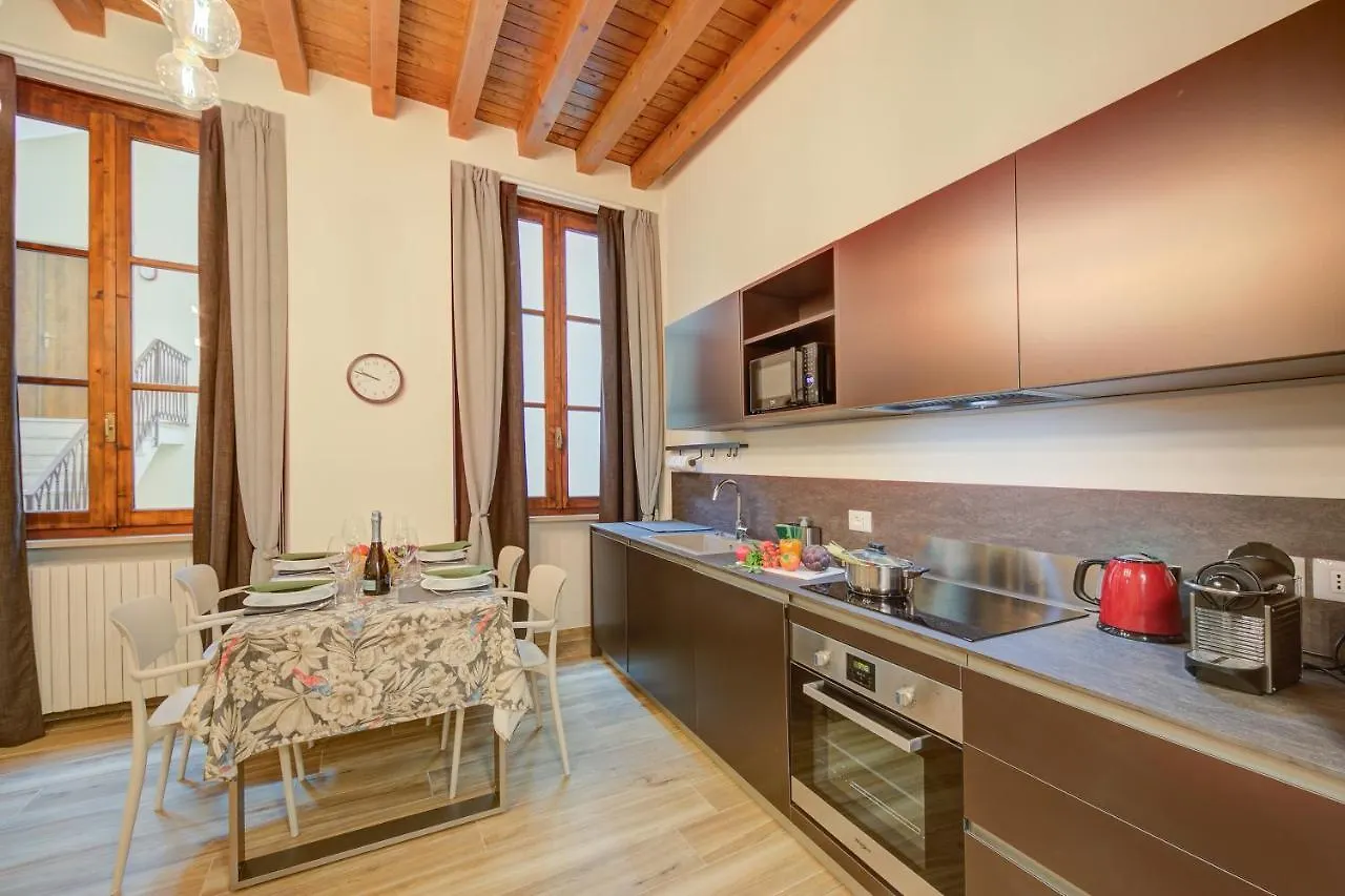 Apartment Residenza Faust-Historical Center Salo - Happy Rentals Italy